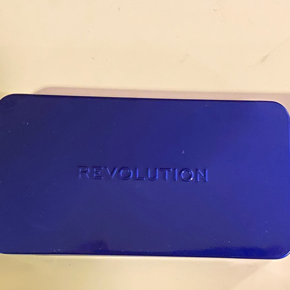 Makeup Revolution Tranquil Palette, NIB - Picture 3 of 6
